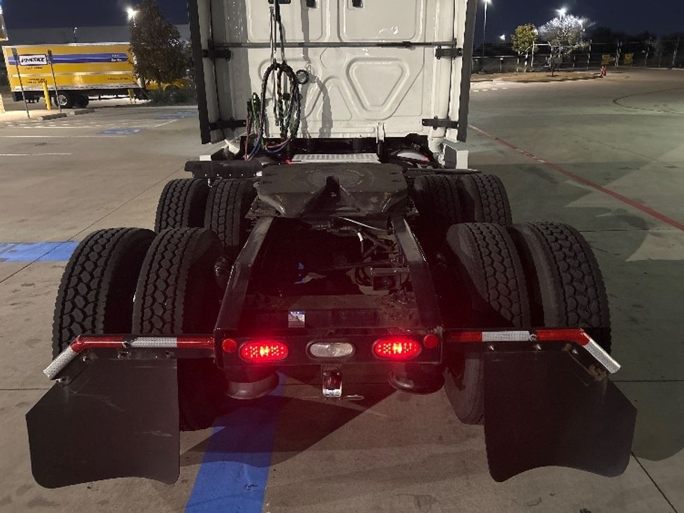 Sleeper Tractor-Heavy Duty Tractors-Freightliner-2022-T12664ST-Fort Worth-TX-542,283\n\t\tmiles-$ 68,750 - Image 6