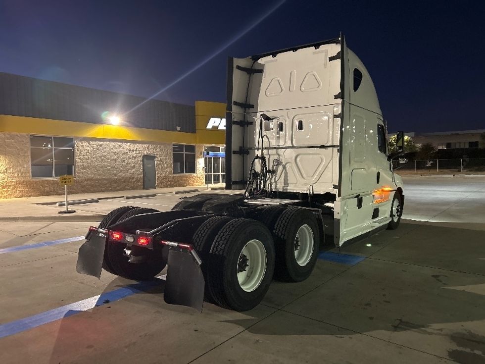 Sleeper Tractor-Heavy Duty Tractors-Freightliner-2022-T12664ST-Fort Worth-TX-542,283\n\t\tmiles-$ 68,750 - Image 7