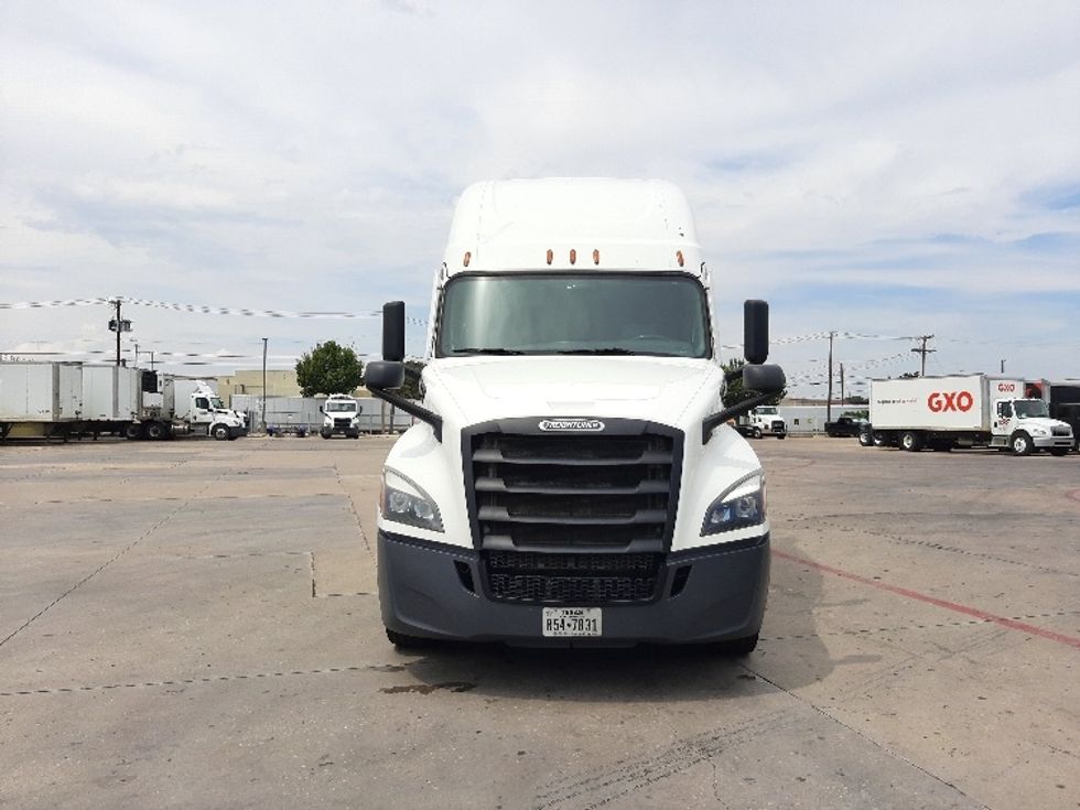 Sleeper Tractor-Heavy Duty Tractors-Freightliner-2022-T12664ST-Fort Worth-TX-555,676\n\t\tmiles-$ 71,500 - Image 2