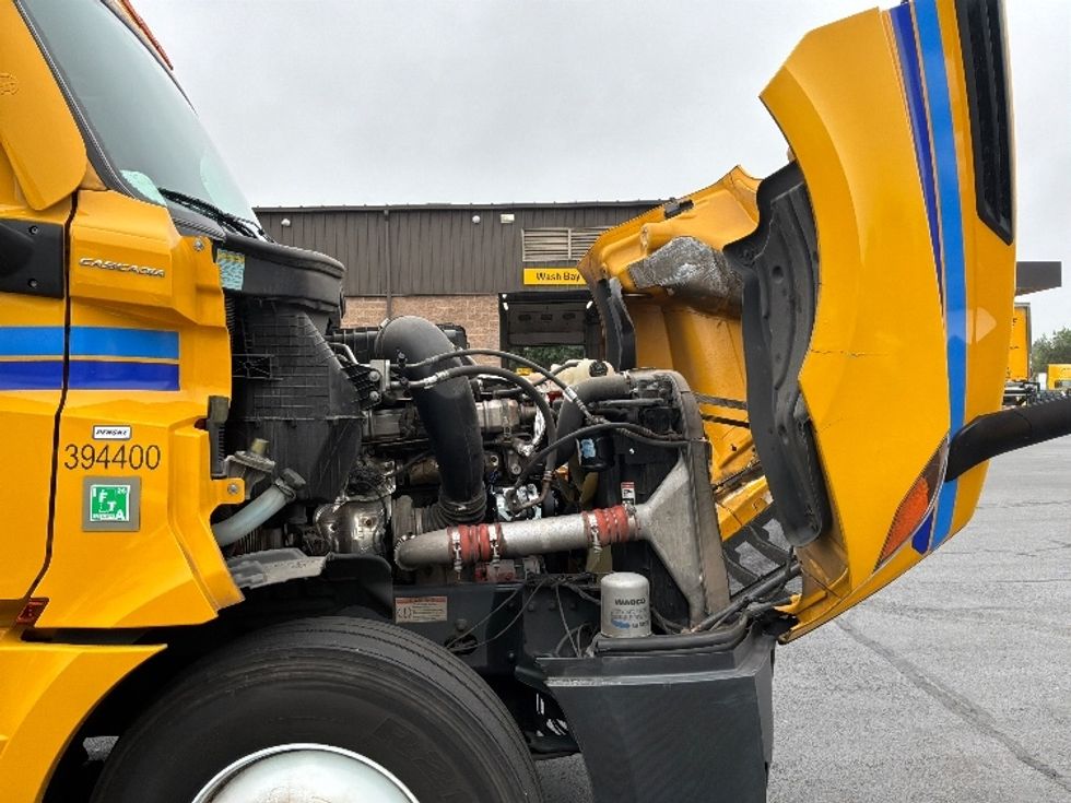 Sleeper Tractor-Heavy Duty Tractors-Freightliner-2022-T12664ST-Fort Worth-TX-604,516\n\t\tmiles-$ 63,500 - Image 20