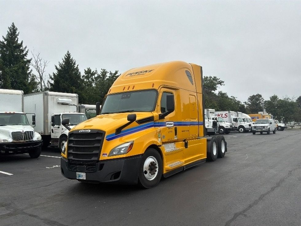 Sleeper Tractor-Heavy Duty Tractors-Freightliner-2022-T12664ST-Fort Worth-TX-604,516\n\t\tmiles-$ 63,500 - Image 3
