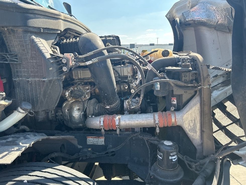 Sleeper Tractor-Heavy Duty Tractors-Freightliner-2022-T12664ST-Fort Worth-TX-646,324\n\t\tmiles-$ 60,250 - Image 20