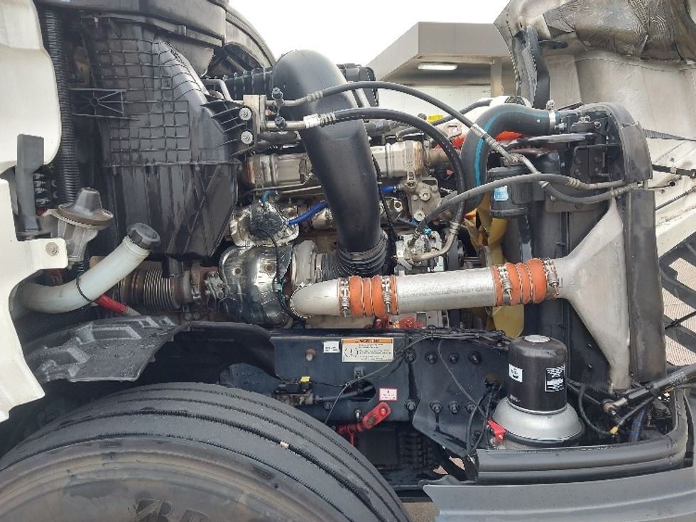 Sleeper Tractor-Heavy Duty Tractors-Freightliner-2022-T12664ST-Fort Worth-TX-665,905\n\t\tmiles-$ 62,500 - Image 20