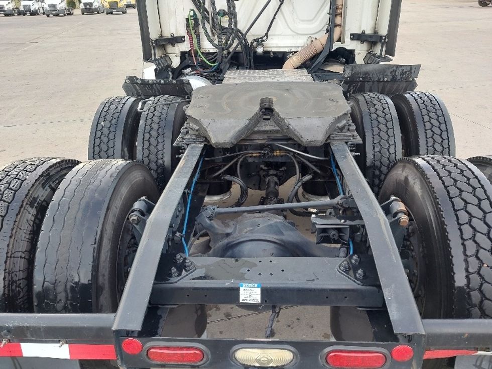 Sleeper Tractor-Heavy Duty Tractors-Freightliner-2022-T12664ST-Fort Worth-TX-665,905\n\t\tmiles-$ 62,500 - Image 6