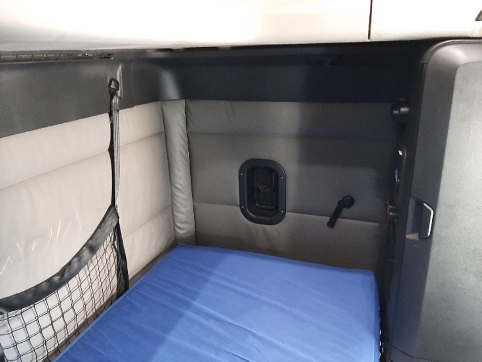 Sleeper Tractor-Heavy Duty Tractors-Freightliner-2022-T12664ST-Fort Worth-TX-672,526\n\t\tmiles-$ 59,250 - Image 18