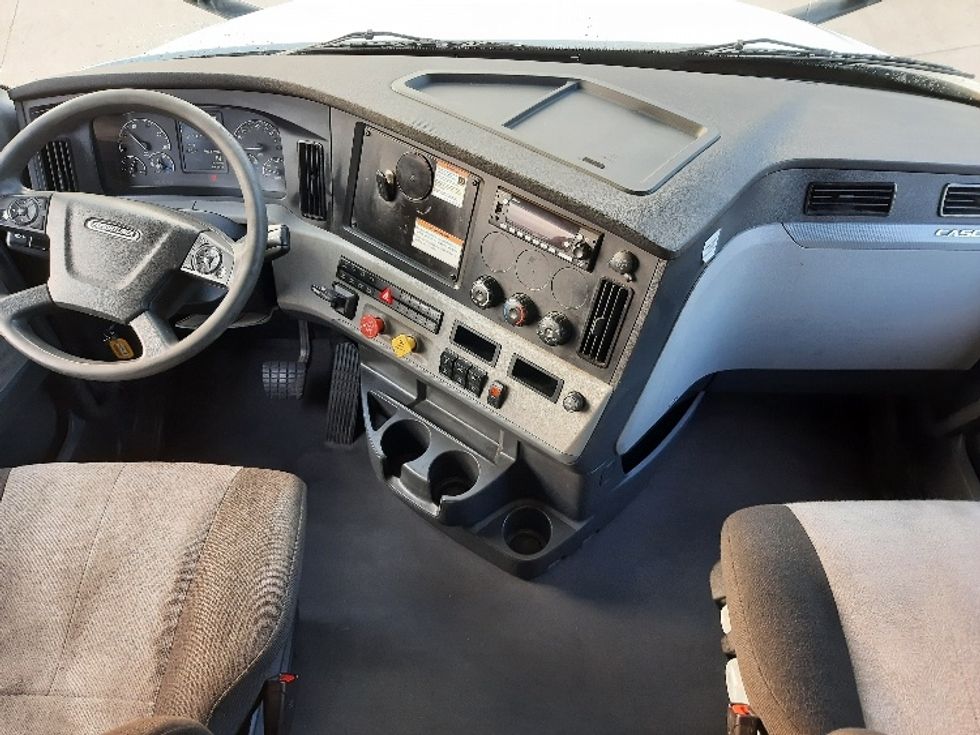 Sleeper Tractor-Heavy Duty Tractors-Freightliner-2022-T12664ST-Fort Worth-TX-708,680\n\t\tmiles-$ 57,750 - Image 12