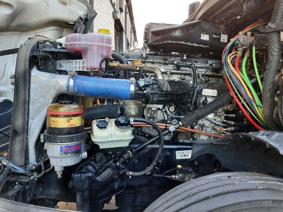 Sleeper Tractor-Heavy Duty Tractors-Freightliner-2022-T12664ST-Fort Worth-TX-708,680\n\t\tmiles-$ 57,750 - Image 21