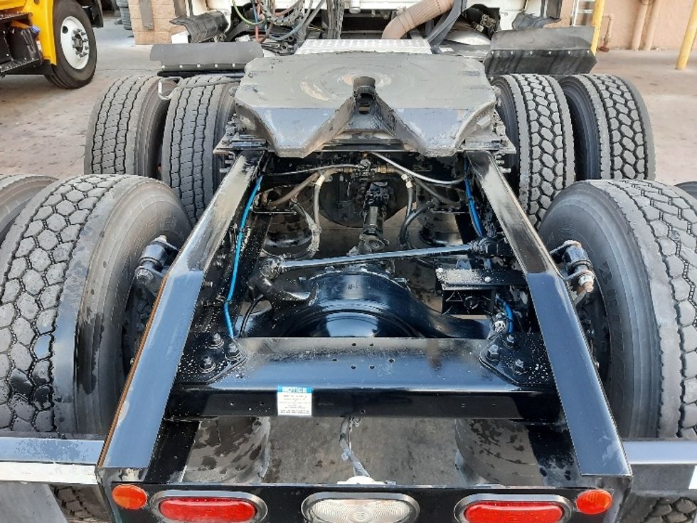 Sleeper Tractor-Heavy Duty Tractors-Freightliner-2022-T12664ST-Fort Worth-TX-708,680\n\t\tmiles-$ 57,750 - Image 6