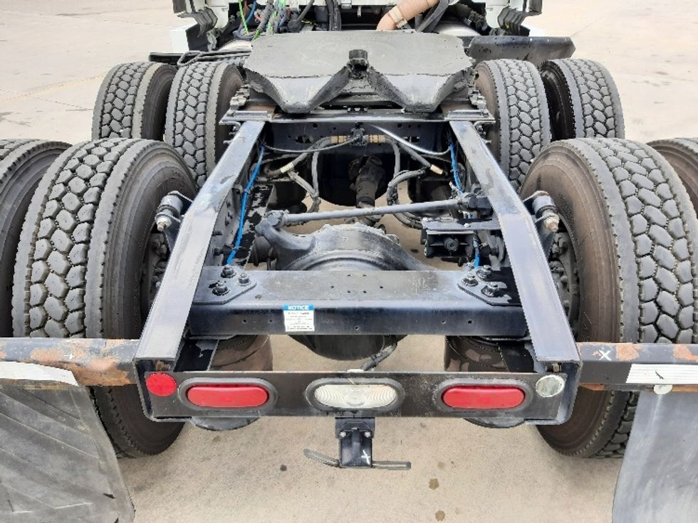Sleeper Tractor-Heavy Duty Tractors-Freightliner-2022-T12664ST-Fort Worth-TX-716,107\n\t\tmiles-$ 54,750 - Image 6