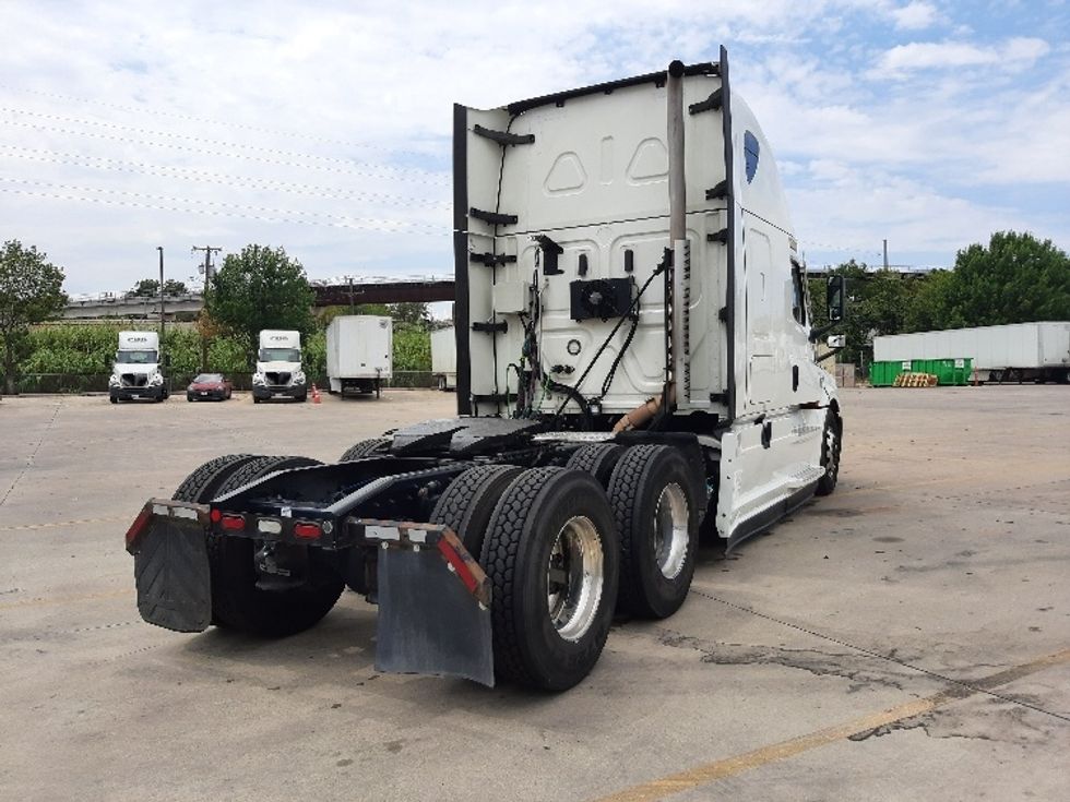 Sleeper Tractor-Heavy Duty Tractors-Freightliner-2022-T12664ST-Fort Worth-TX-716,107\n\t\tmiles-$ 54,750 - Image 7