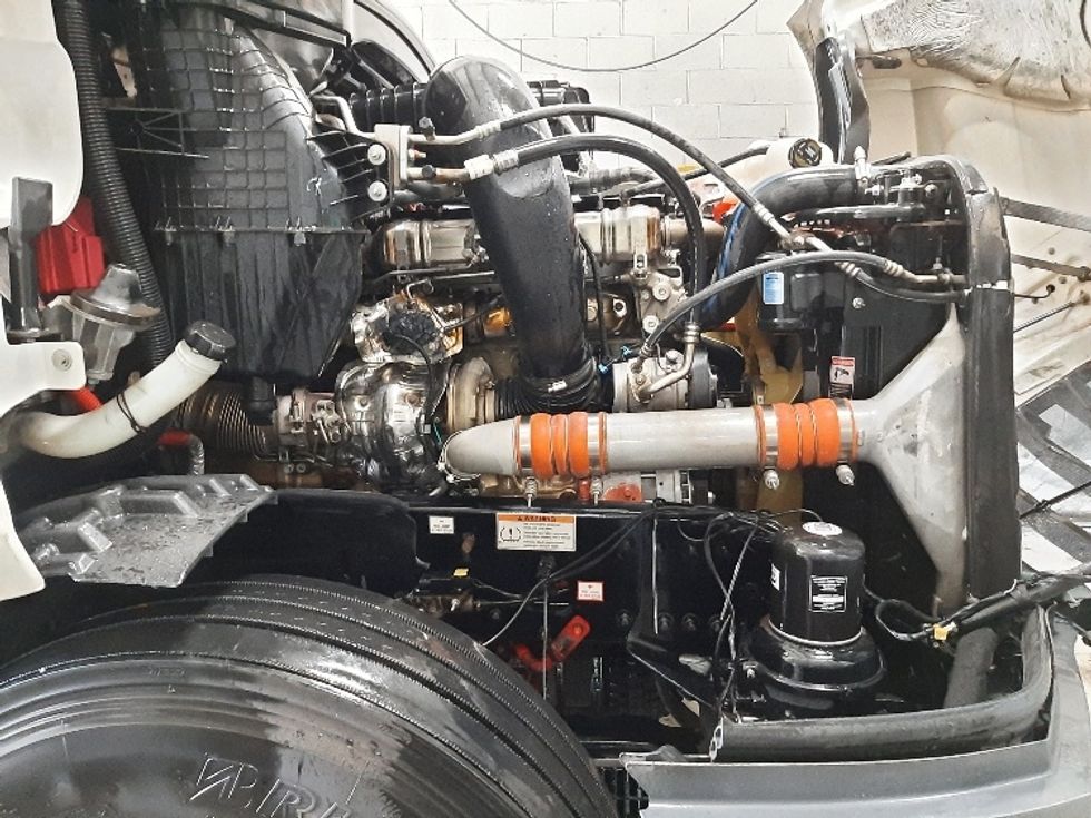 Sleeper Tractor-Heavy Duty Tractors-Freightliner-2022-T12664ST-Fort Worth-TX-735,368\n\t\tmiles-$ 52,750 - Image 20