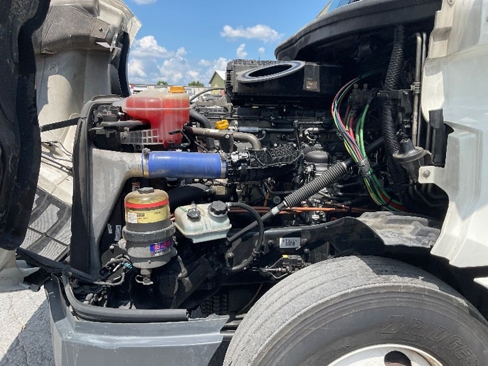 Sleeper Tractor-Heavy Duty Tractors-Freightliner-2022-T12664ST-Frederick-MD-453,713\n\t\tmiles-$ 78,500 - Image 21