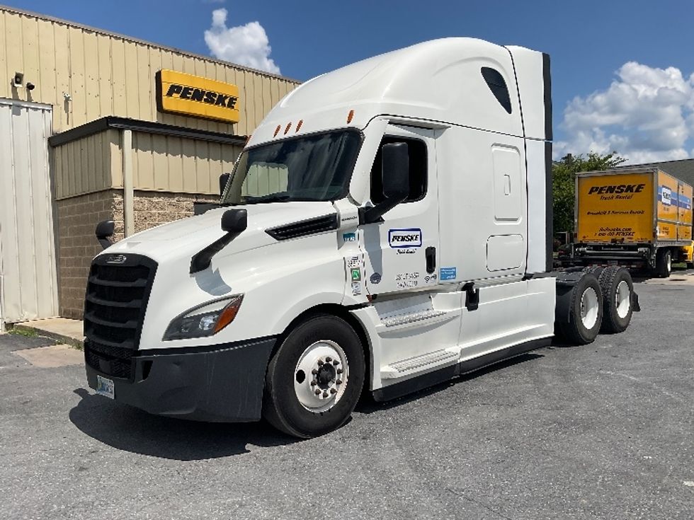 Sleeper Tractor-Heavy Duty Tractors-Freightliner-2022-T12664ST-Frederick-MD-453,713\n\t\tmiles-$ 78,500 - Image 3