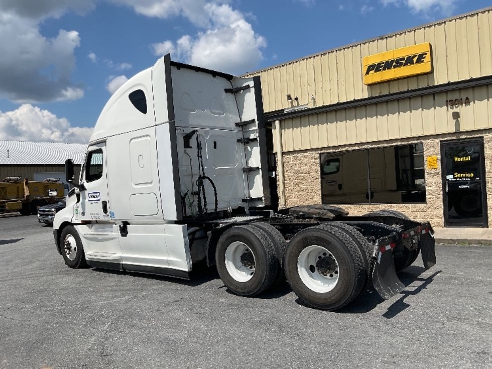 Sleeper Tractor-Heavy Duty Tractors-Freightliner-2022-T12664ST-Frederick-MD-453,713\n\t\tmiles-$ 78,500 - Image 5