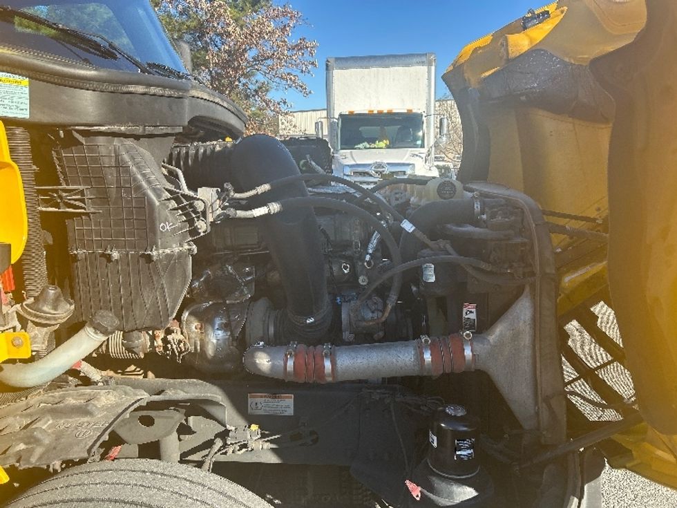 Sleeper Tractor-Heavy Duty Tractors-Freightliner-2022-T12664ST-Fredericksburg-VA-578,834\n\t\tmiles-$ 54,750 - Image 19