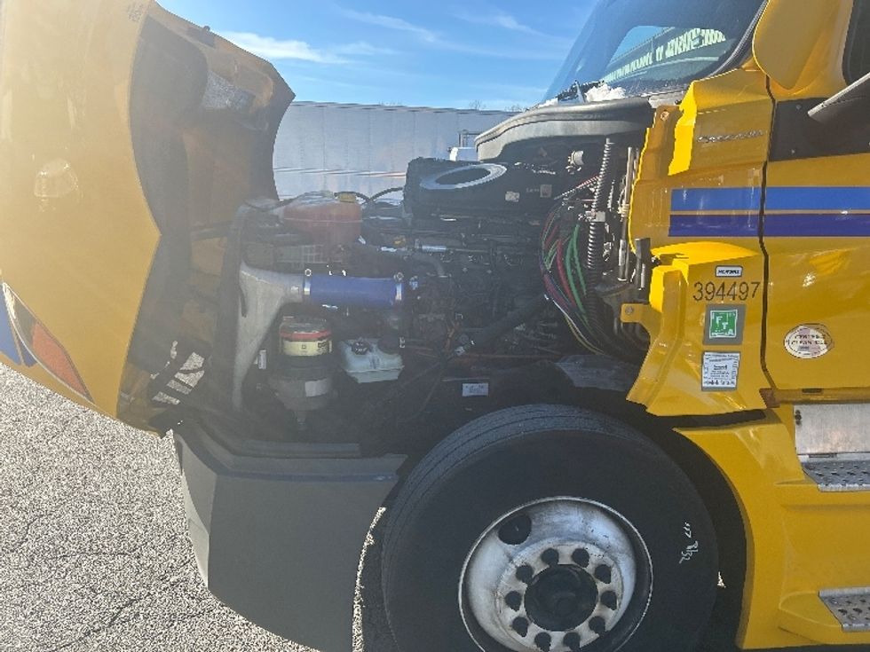 Sleeper Tractor-Heavy Duty Tractors-Freightliner-2022-T12664ST-Fredericksburg-VA-578,834\n\t\tmiles-$ 54,750 - Image 20