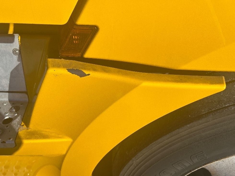 Sleeper Tractor-Heavy Duty Tractors-Freightliner-2022-T12664ST-Fredericksburg-VA-578,834\n\t\tmiles-$ 54,750 - Image 21