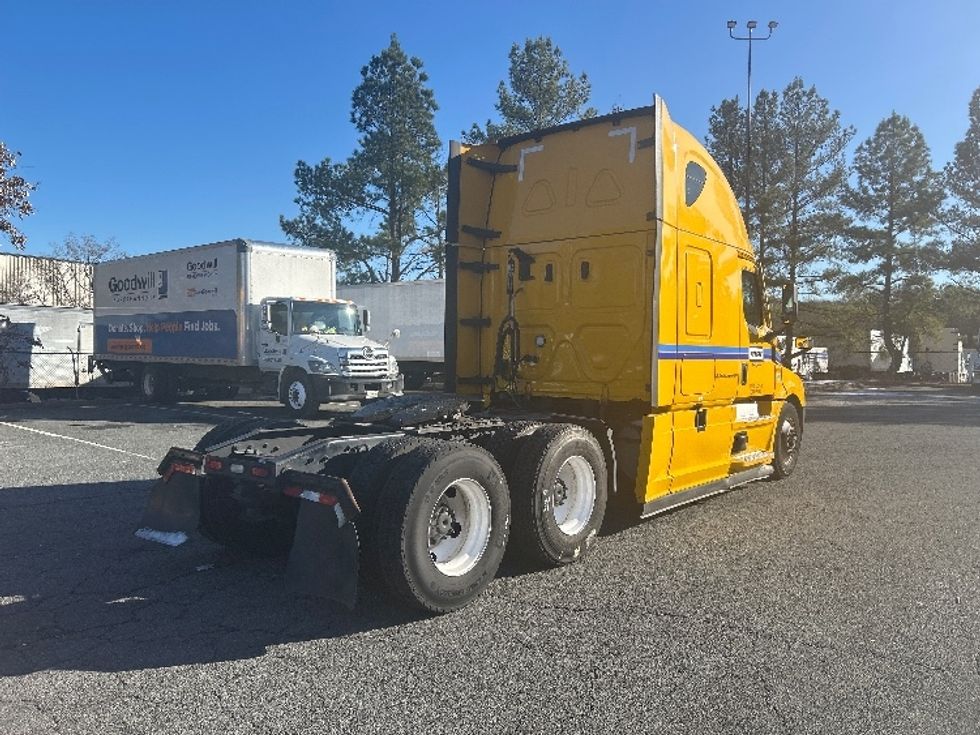 Sleeper Tractor-Heavy Duty Tractors-Freightliner-2022-T12664ST-Fredericksburg-VA-578,834\n\t\tmiles-$ 54,750 - Image 7
