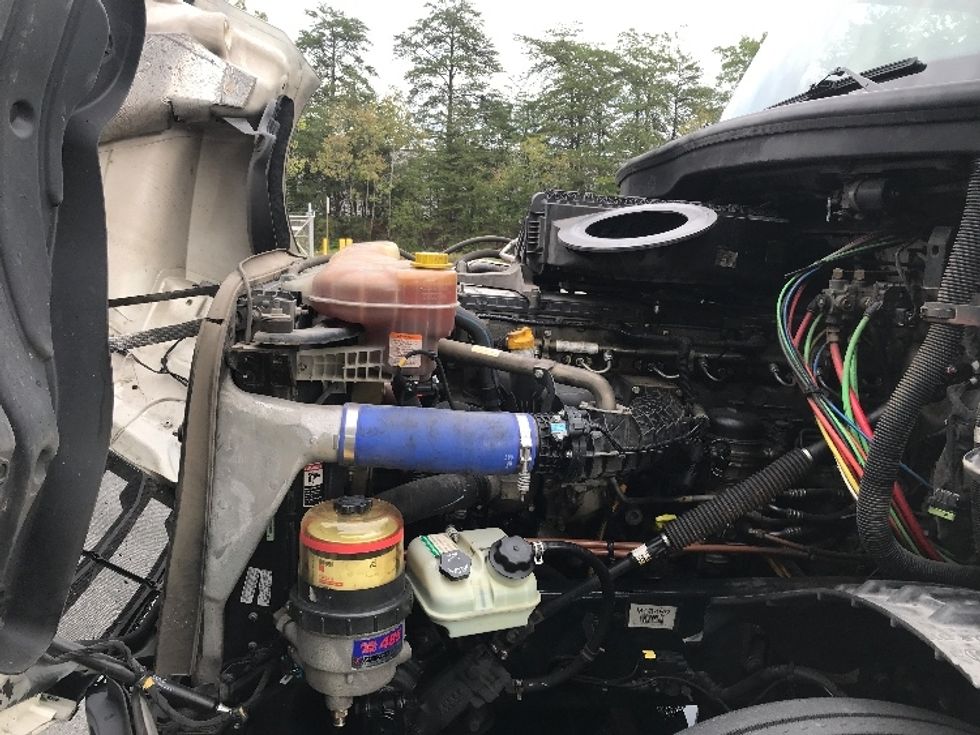 Sleeper Tractor-Heavy Duty Tractors-Freightliner-2022-T12664ST-Fredericksburg-VA-588,678\n\t\tmiles-$ 60,250 - Image 21