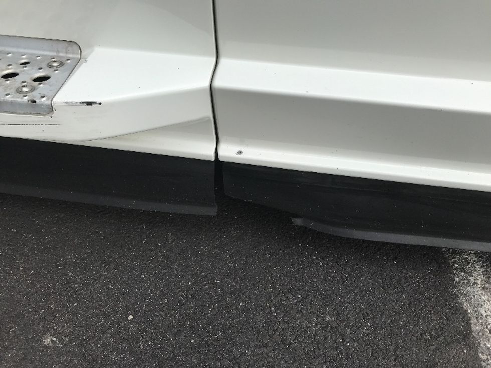 Sleeper Tractor-Heavy Duty Tractors-Freightliner-2022-T12664ST-Fredericksburg-VA-588,678\n\t\tmiles-$ 60,250 - Image 23