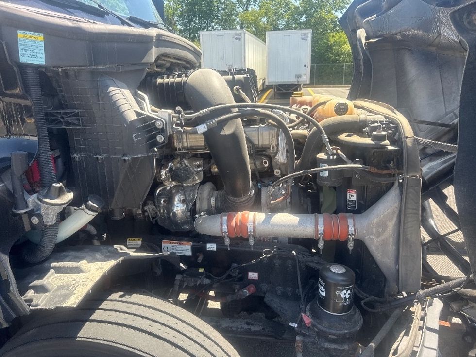 Sleeper Tractor-Heavy Duty Tractors-Freightliner-2022-T12664ST-Gahanna-OH-394,217\n\t\tmiles-$ 80,750 - Image 20