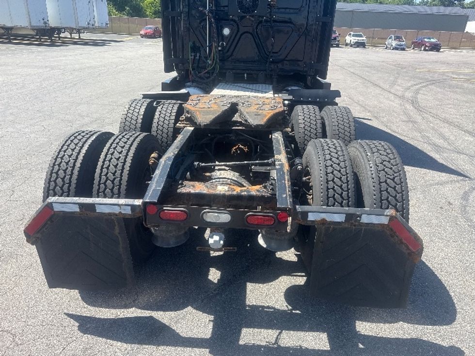 Sleeper Tractor-Heavy Duty Tractors-Freightliner-2022-T12664ST-Gahanna-OH-405,871\n\t\tmiles-$ 81,000 - Image 6
