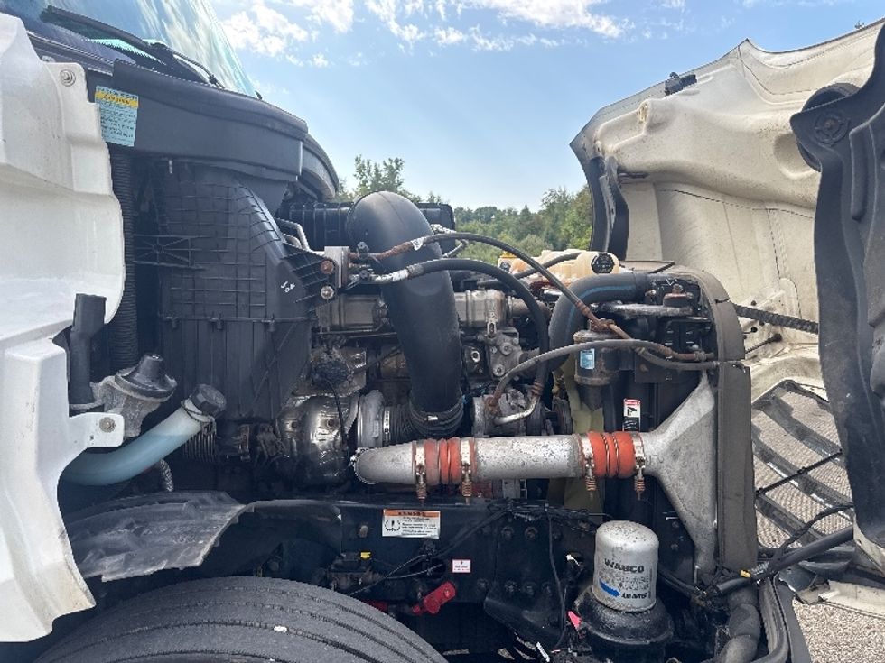 Sleeper Tractor-Heavy Duty Tractors-Freightliner-2022-T12664ST-Gahanna-OH-579,050\n\t\tmiles-$ 68,750 - Image 20