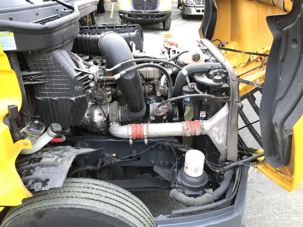 Sleeper Tractor-Heavy Duty Tractors-Freightliner-2022-T12664ST-Gainesville-GA-587,692\n\t\tmiles-$ 64,000 - Image 20