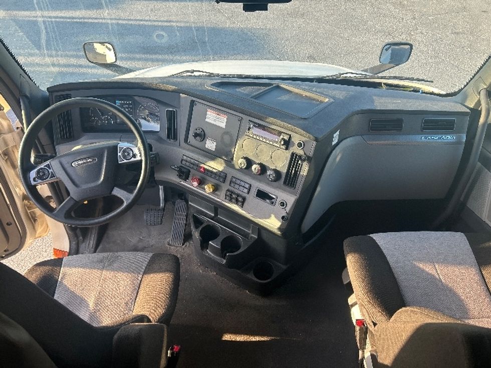 Sleeper Tractor-Heavy Duty Tractors-Freightliner-2022-T12664ST-Garden City-GA-391,460\n\t\tmiles-$ 77,750 - Image 12