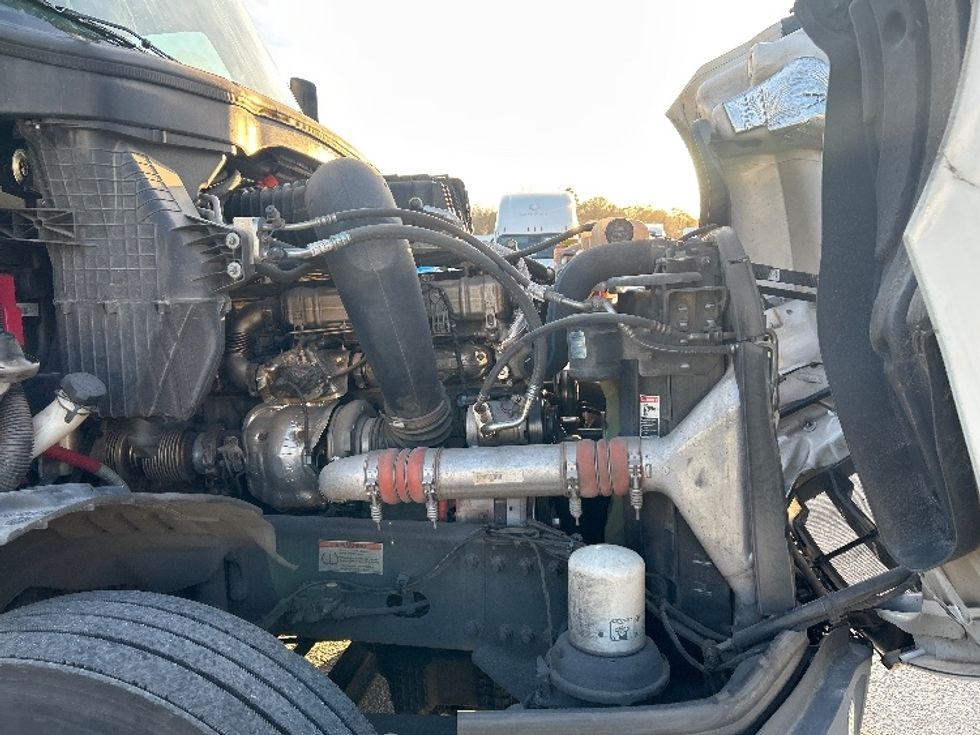 Sleeper Tractor-Heavy Duty Tractors-Freightliner-2022-T12664ST-Garden City-GA-391,460\n\t\tmiles-$ 77,750 - Image 20