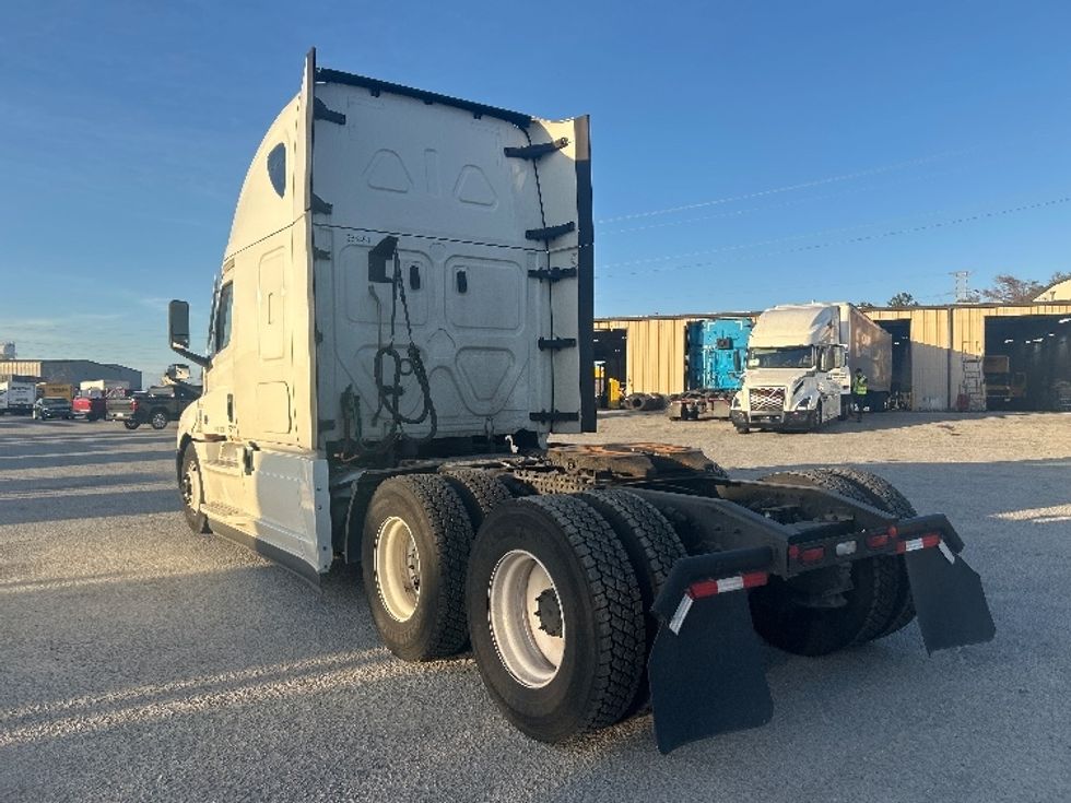 Sleeper Tractor-Heavy Duty Tractors-Freightliner-2022-T12664ST-Garden City-GA-391,460\n\t\tmiles-$ 77,750 - Image 5