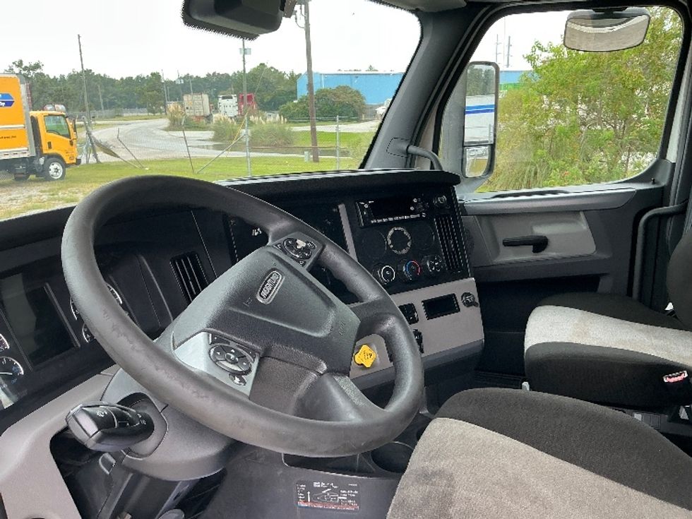 Sleeper Tractor-Heavy Duty Tractors-Freightliner-2022-T12664ST-Garden City-GA-509,940\n\t\tmiles-$ 68,750 - Image 10