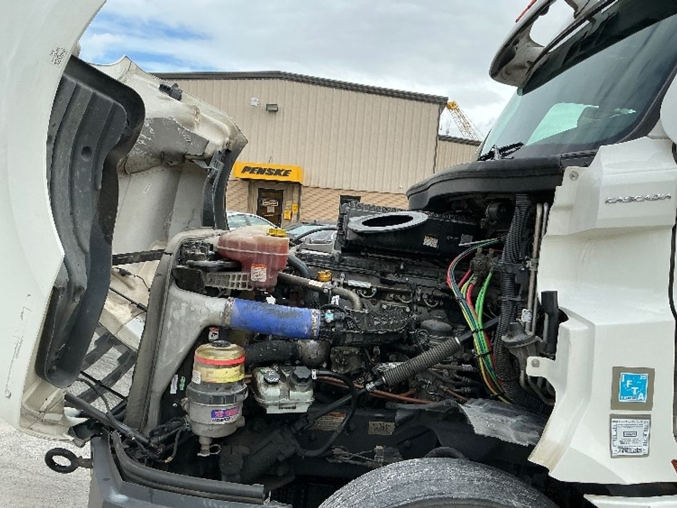 Sleeper Tractor-Heavy Duty Tractors-Freightliner-2022-T12664ST-Garden City-GA-509,940\n\t\tmiles-$ 68,750 - Image 21