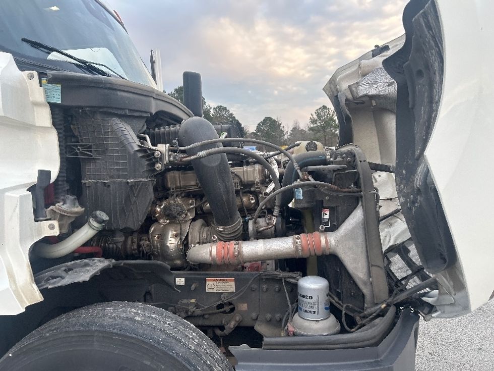 Sleeper Tractor-Heavy Duty Tractors-Freightliner-2022-T12664ST-Garden City-GA-569,205\n\t\tmiles-$ 60,000 - Image 20