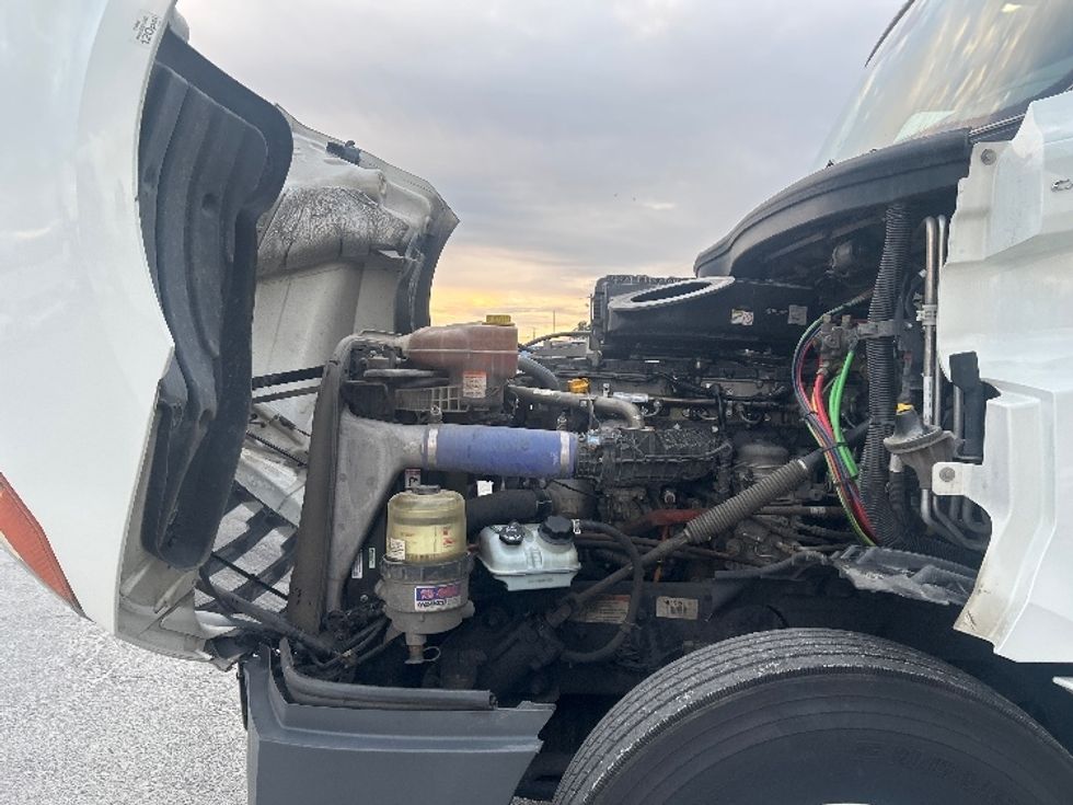 Sleeper Tractor-Heavy Duty Tractors-Freightliner-2022-T12664ST-Garden City-GA-569,205\n\t\tmiles-$ 60,000 - Image 21