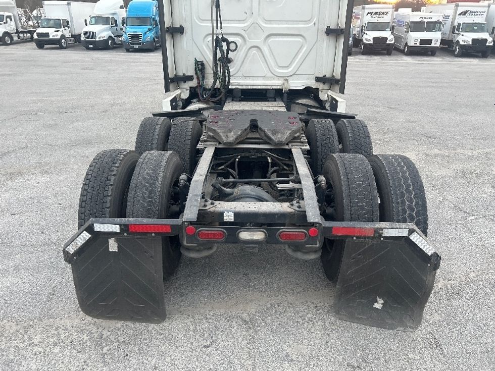 Sleeper Tractor-Heavy Duty Tractors-Freightliner-2022-T12664ST-Garden City-GA-569,205\n\t\tmiles-$ 60,000 - Image 6