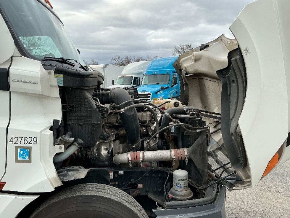 Sleeper Tractor-Heavy Duty Tractors-Freightliner-2022-T12664ST-Garden City-GA-585,665\n\t\tmiles-$ 60,000 - Image 20