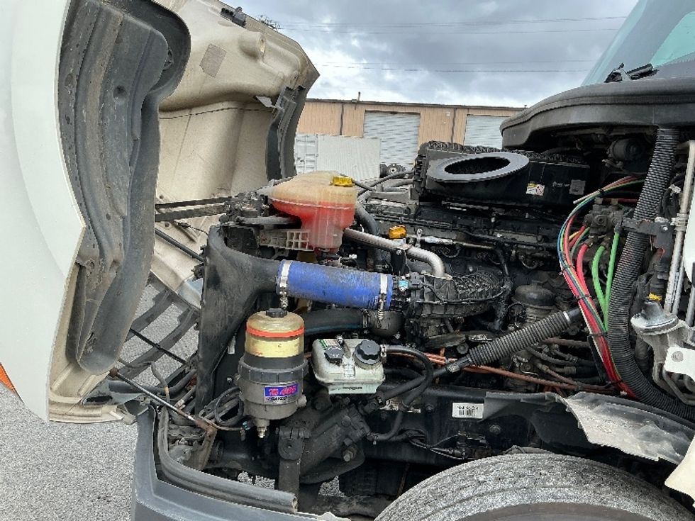 Sleeper Tractor-Heavy Duty Tractors-Freightliner-2022-T12664ST-Garden City-GA-585,665\n\t\tmiles-$ 60,000 - Image 21