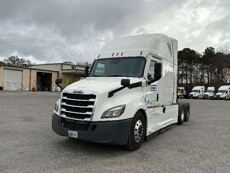 Sleeper Tractor-Heavy Duty Tractors-Freightliner-2022-T12664ST-Garden City-GA-585,665\n\t\tmiles-$ 60,000 - Image 3