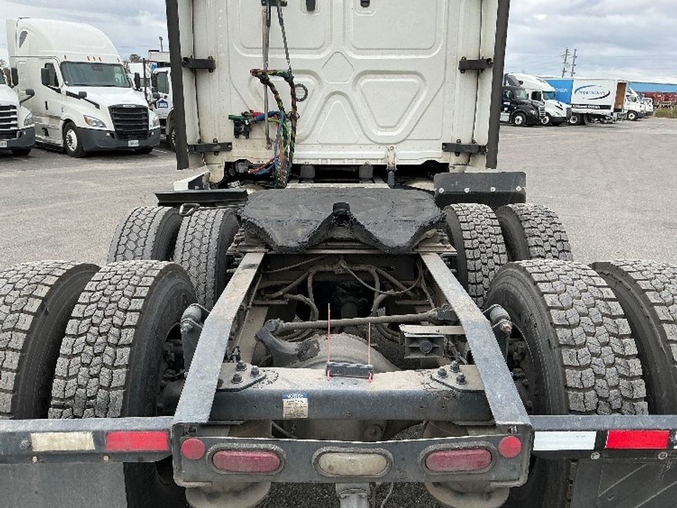 Sleeper Tractor-Heavy Duty Tractors-Freightliner-2022-T12664ST-Garden City-GA-585,665\n\t\tmiles-$ 60,000 - Image 6