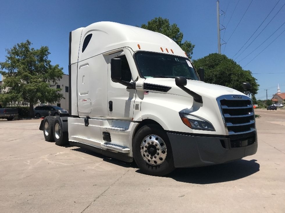 Sleeper Tractor-Heavy Duty Tractors-Freightliner-2022-T12664ST-Garland-TX-460,321\n\t\tmiles-$ 83,250 - Image 1