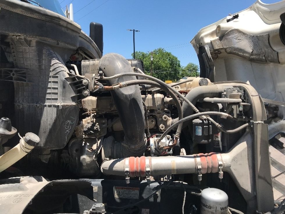 Sleeper Tractor-Heavy Duty Tractors-Freightliner-2022-T12664ST-Garland-TX-460,321\n\t\tmiles-$ 83,250 - Image 20