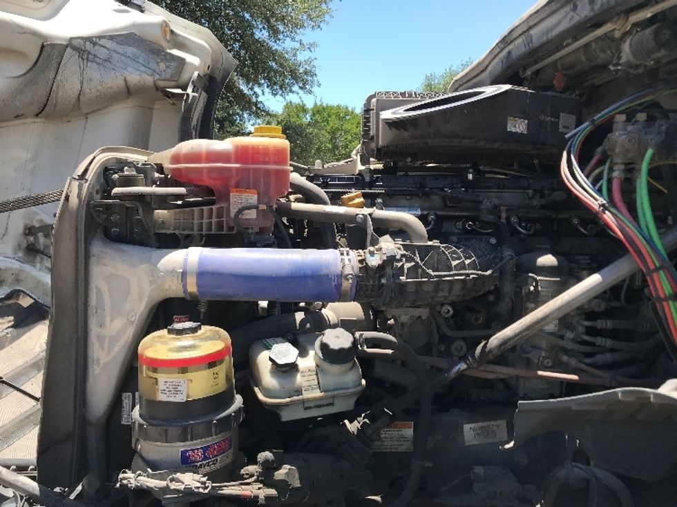 Sleeper Tractor-Heavy Duty Tractors-Freightliner-2022-T12664ST-Garland-TX-460,321\n\t\tmiles-$ 83,250 - Image 21