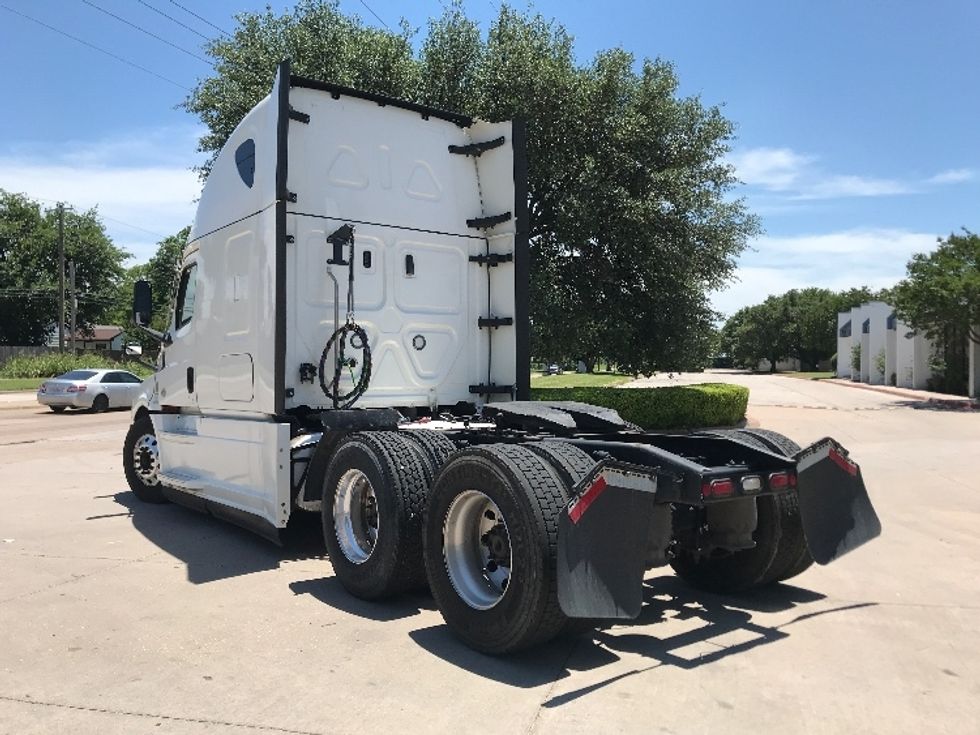 Sleeper Tractor-Heavy Duty Tractors-Freightliner-2022-T12664ST-Garland-TX-460,321\n\t\tmiles-$ 83,250 - Image 5