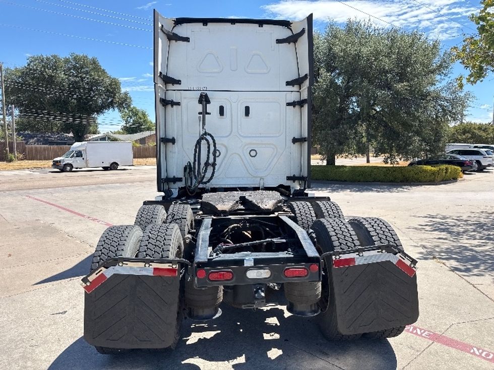 Sleeper Tractor-Heavy Duty Tractors-Freightliner-2022-T12664ST-Garland-TX-595,002\n\t\tmiles-$ 70,750 - Image 6