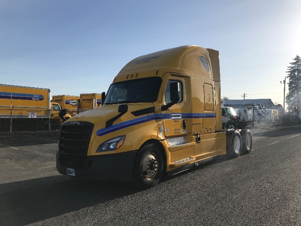 Sleeper Tractor-Heavy Duty Tractors-Freightliner-2022-T12664ST-Goodyear-AZ-413,616\n\t\tmiles-$ 80,750 - Image 3