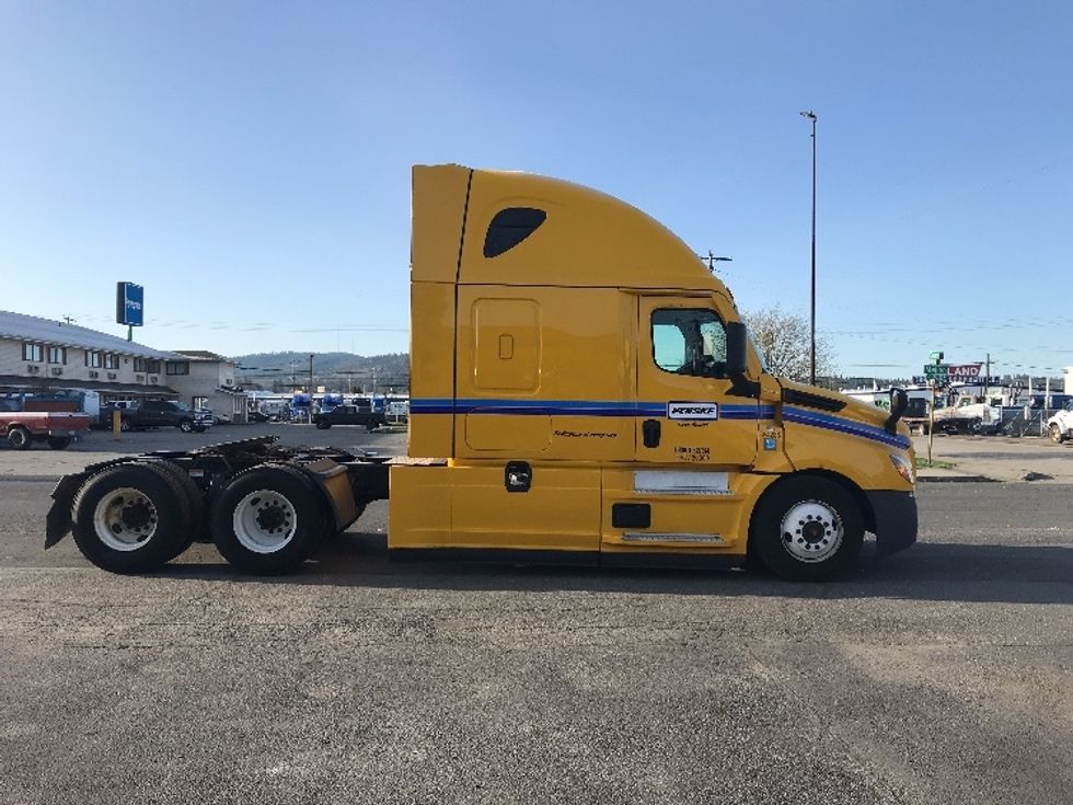Sleeper Tractor-Heavy Duty Tractors-Freightliner-2022-T12664ST-Goodyear-AZ-413,616\n\t\tmiles-$ 80,750 - Image 8