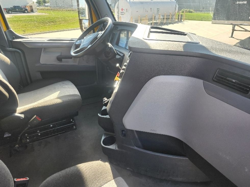 Sleeper Tractor-Heavy Duty Tractors-Freightliner-2022-T12664ST-Goshen-IN-441,809\n\t\tmiles-$ 70,000 - Image 15