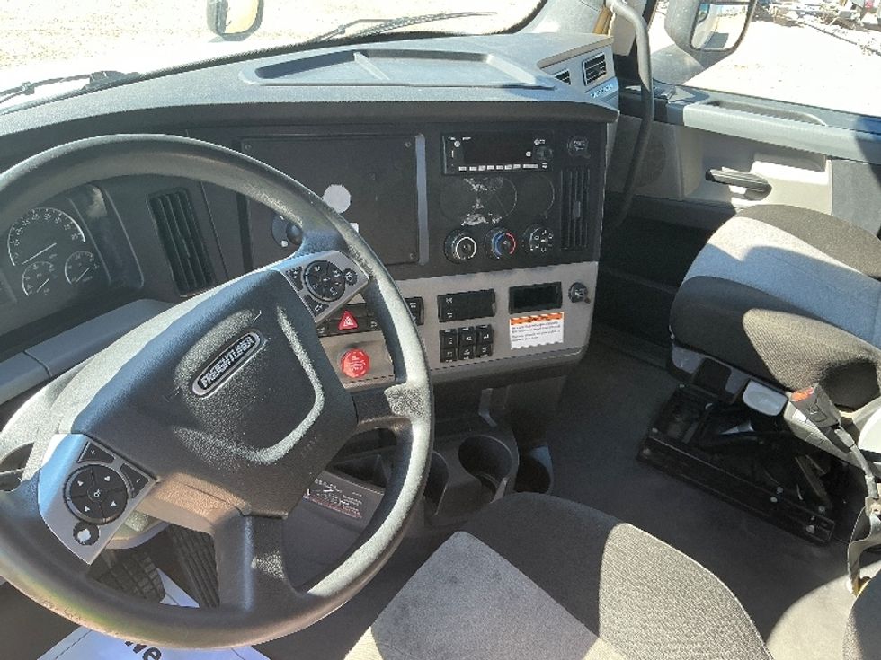 Sleeper Tractor-Heavy Duty Tractors-Freightliner-2022-T12664ST-Grand Junction-CO-520,039\n\t\tmiles-$ 75,000 - Image 10