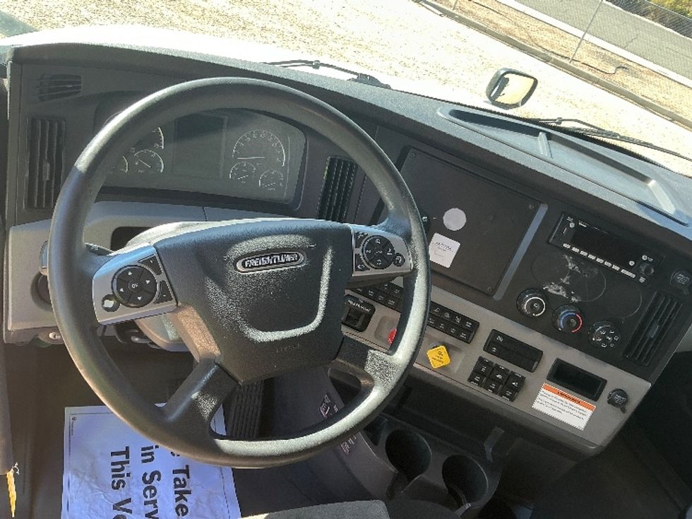 Sleeper Tractor-Heavy Duty Tractors-Freightliner-2022-T12664ST-Grand Junction-CO-520,039\n\t\tmiles-$ 75,000 - Image 11